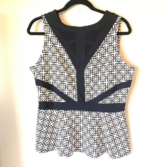 Worthington Tops - 🌞 Peplum stretchy sleeveless blouse black & white